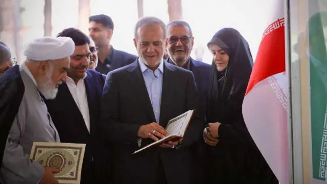 ورود مسعود پزشکیان به نهاد ریاست جمهوری