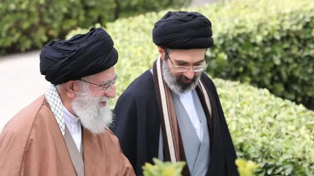 تصویر مجتبی و علی خامنه ای
